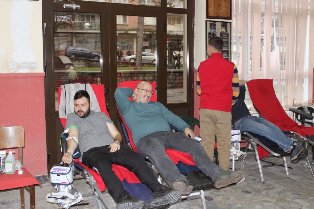 410861450_678113014457002_2660762085525333147_n-1024x683 14. децембар 2023. - Редовна акција давања крви - РЕСАВИЦА