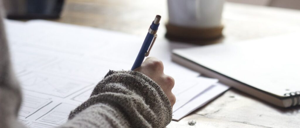 writing-828911_1920-1128x484-1-1024x439 ИНФО - Промоција услуга и програма  Служба тражења Црвеног крста  – Тражимо и обједињујемо породице